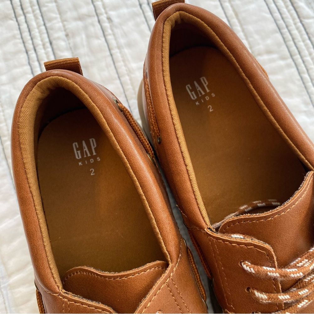 GAP Boys Lace-up Loafers Boat Shoes in Toffee Brown size Gradeschool Boys 2 - Picture 3 of 7